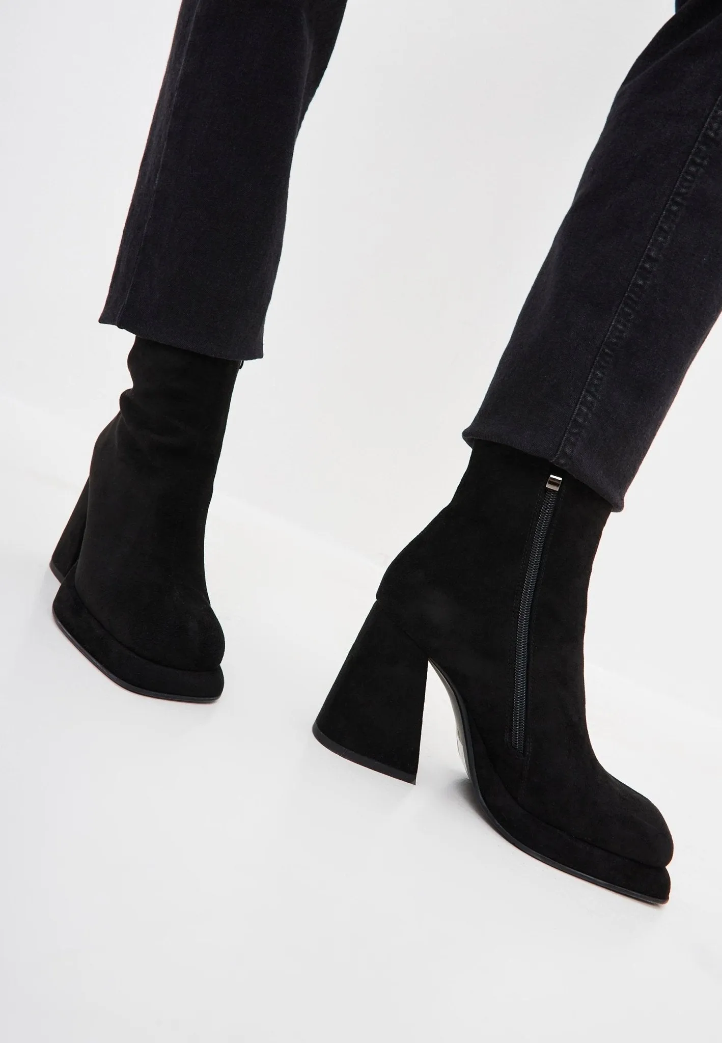 Casual Block Heel Ankle Boots - Black